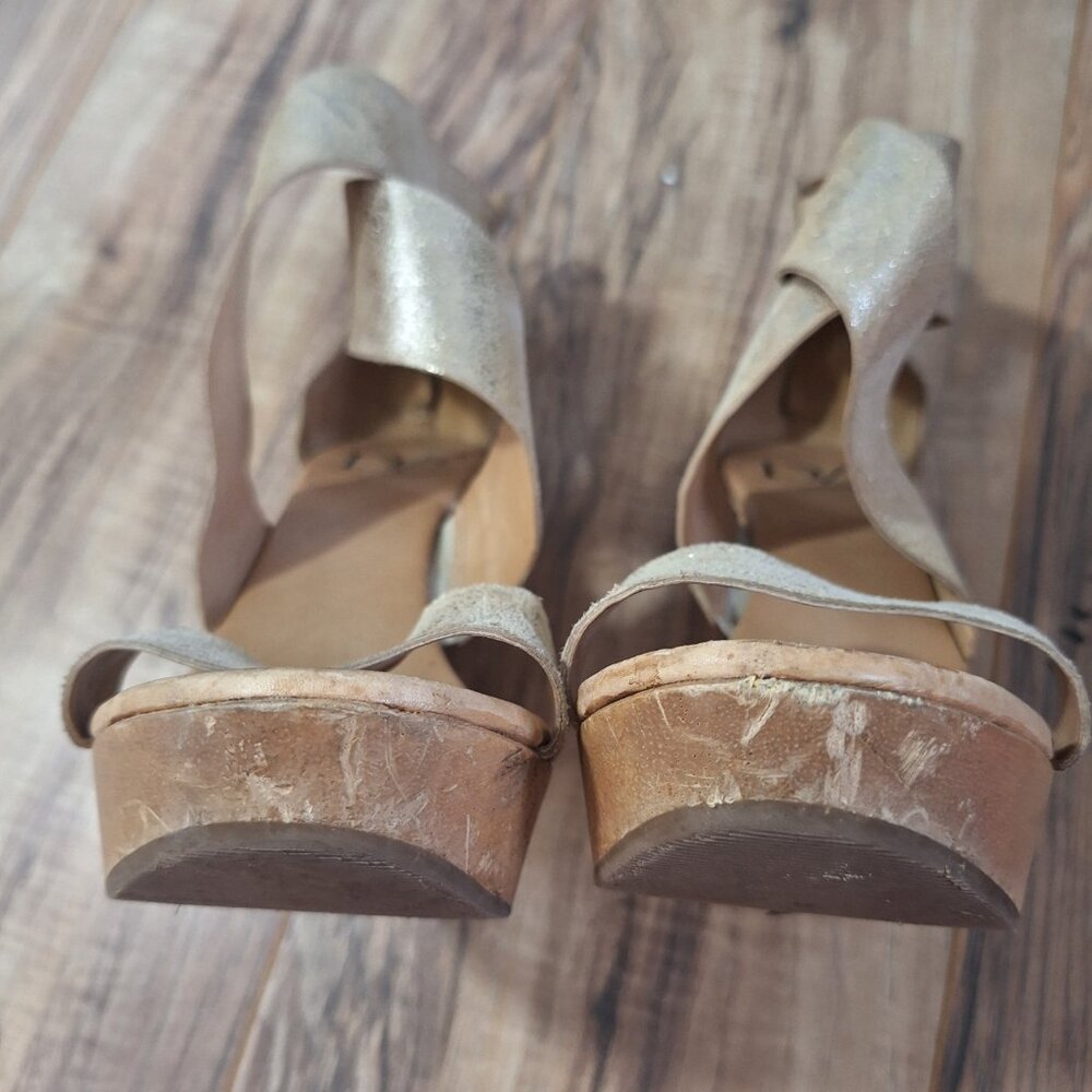Diane Von Furstenberg Gold Metallic Leather Wedge Heel Sandals 8.5M With Back Zi - Picture 5 of 12